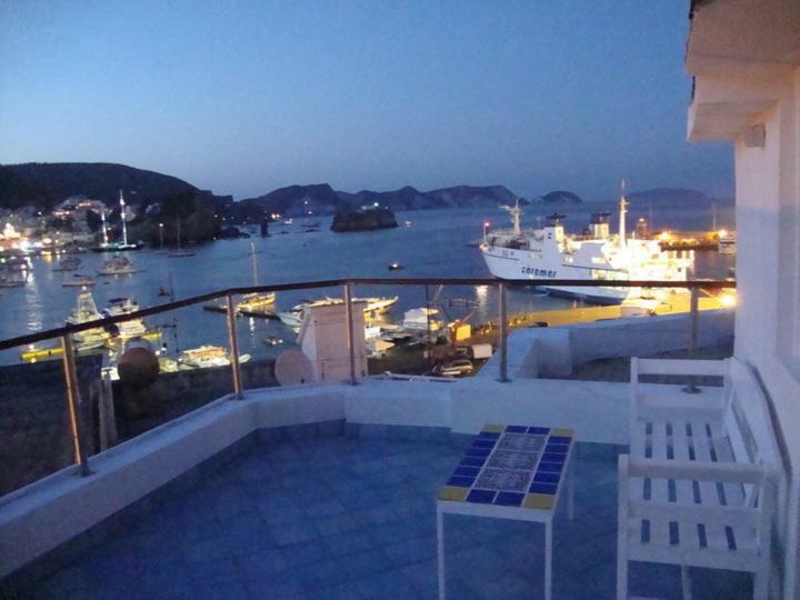 蓬扎La Mansarda Sul Porto公寓 外观 照片
